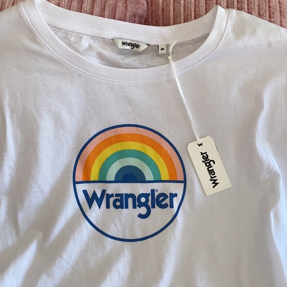 Cute rainbow wrangler top - Picture 2 of 3